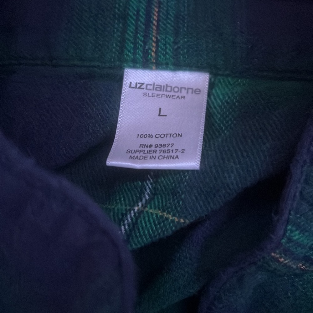 Women button ups - Picture 2 of 2
